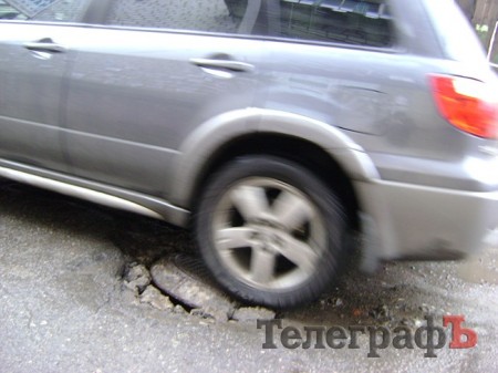 На улице Карла Маркса в Кременчуге можно поупражняться в фигурном вождении автомобиля (ФОТО)