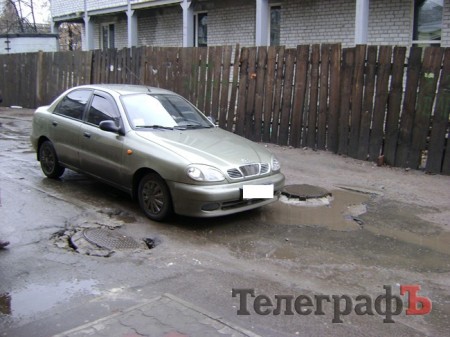 На улице Карла Маркса в Кременчуге можно поупражняться в фигурном вождении автомобиля (ФОТО)