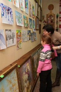 Выставка детского рисунка "Різдвяна феєрія"
