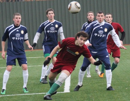 ФУТБОЛ. «Кремень» сыграл первый товарищеский матч в зимнем перерыве. ДОПОЛНЕНО фото В.Шараевского.