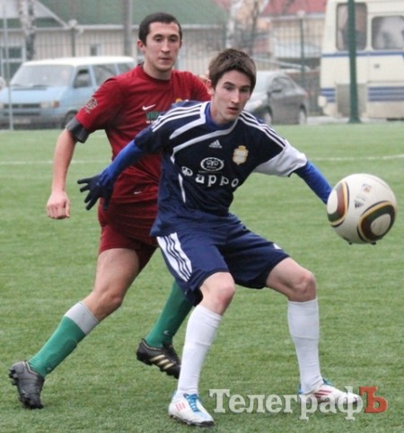 ФУТБОЛ. «Кремень» сыграл первый товарищеский матч в зимнем перерыве. ДОПОЛНЕНО фото В.Шараевского.
