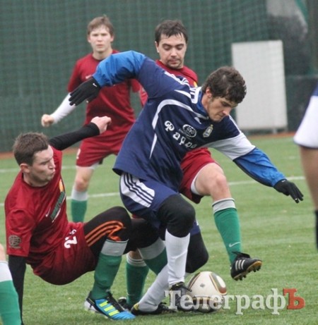 ФУТБОЛ. «Кремень» сыграл первый товарищеский матч в зимнем перерыве. ДОПОЛНЕНО фото В.Шараевского.