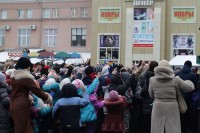 В Кременчуге открыли главную елку (ФОТОРЕПОРТАЖ)