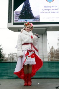 В Кременчуге открыли главную елку (ФОТОРЕПОРТАЖ)