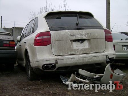 Разбитый в ДТП Porsche Cayenne (ФОТО)