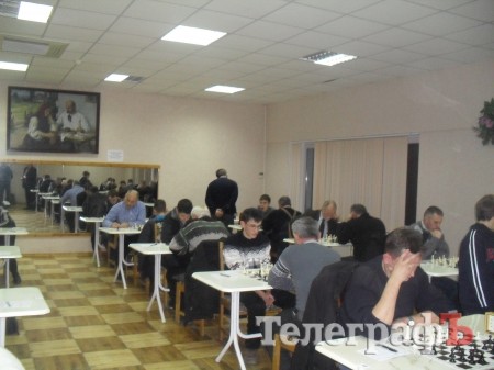 ШАХМАТЫ. В ДК «Нефтехимик» стартовал мемориал Владимира Грохотова.