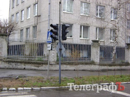 На перекрестке улиц Горького и Цюрупы не работают три светофора (ФОТО)