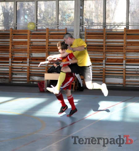 Футзал. Чемпионат Кременчуга. КНУ притормозил ОЛСУ.