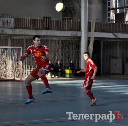 Футзал. Чемпионат Кременчуга. КНУ притормозил ОЛСУ.