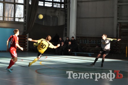 Футзал. Чемпионат Кременчуга. КНУ притормозил ОЛСУ.