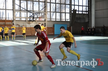 Футзал. Чемпионат Кременчуга. КНУ притормозил ОЛСУ.