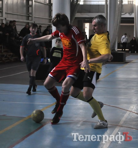Футзал. Чемпионат Кременчуга. КНУ притормозил ОЛСУ.