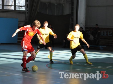 Футзал. Чемпионат Кременчуга. КНУ притормозил ОЛСУ.