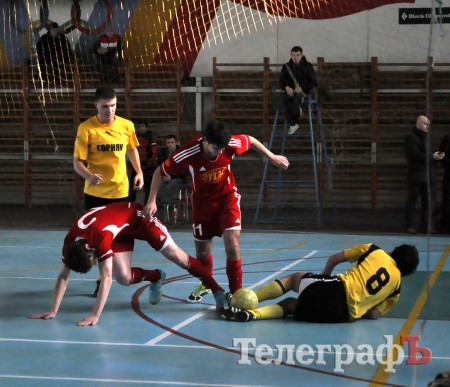 Футзал. Чемпионат Кременчуга. КНУ притормозил ОЛСУ.