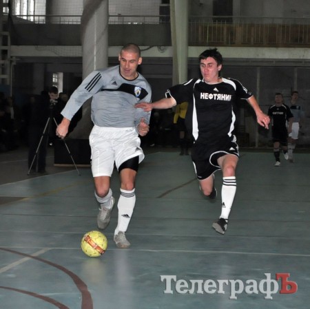 Футзал. Чемпионат Кременчуга. КНУ притормозил ОЛСУ.