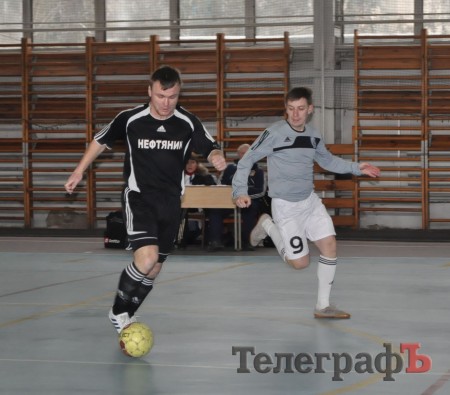 Футзал. Чемпионат Кременчуга. КНУ притормозил ОЛСУ.