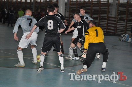 Футзал. Чемпионат Кременчуга. КНУ притормозил ОЛСУ.