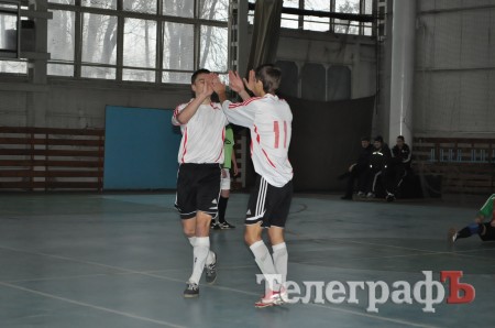 Футзал. Чемпионат Кременчуга. КНУ притормозил ОЛСУ.
