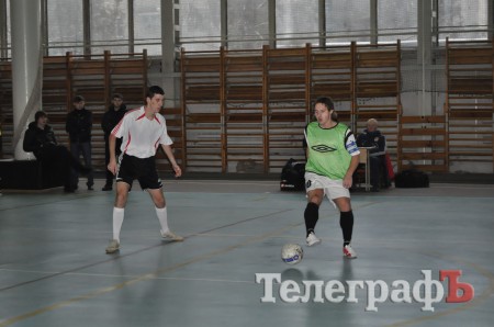 Футзал. Чемпионат Кременчуга. КНУ притормозил ОЛСУ.