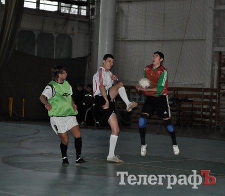 Футзал. Чемпионат Кременчуга. КНУ притормозил ОЛСУ.