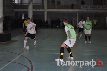 Футзал. Чемпионат Кременчуга. КНУ притормозил ОЛСУ.
