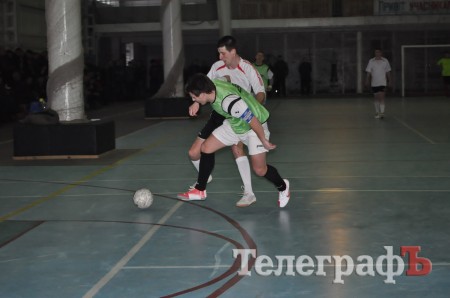 Футзал. Чемпионат Кременчуга. КНУ притормозил ОЛСУ.