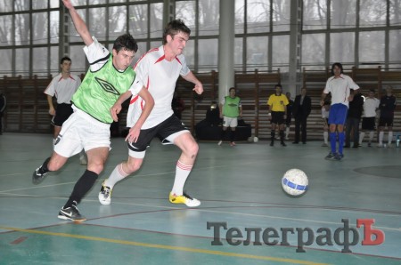 Футзал. Чемпионат Кременчуга. КНУ притормозил ОЛСУ.
