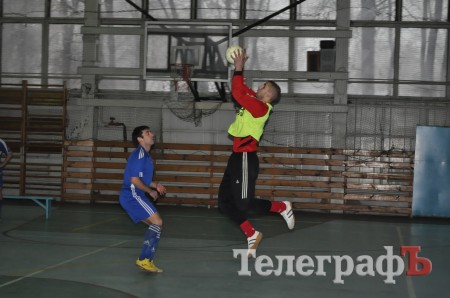 Футзал. Чемпионат Кременчуга. КНУ притормозил ОЛСУ.