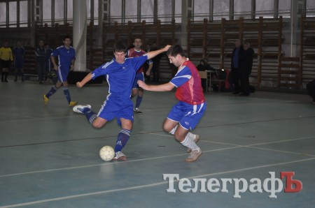 Футзал. Чемпионат Кременчуга. КНУ притормозил ОЛСУ.