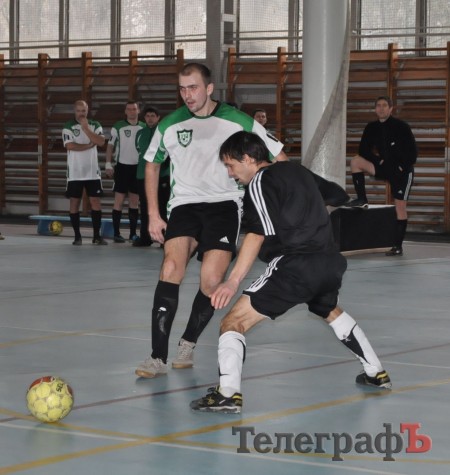 Футзал. Чемпионат Кременчуга. КНУ притормозил ОЛСУ.