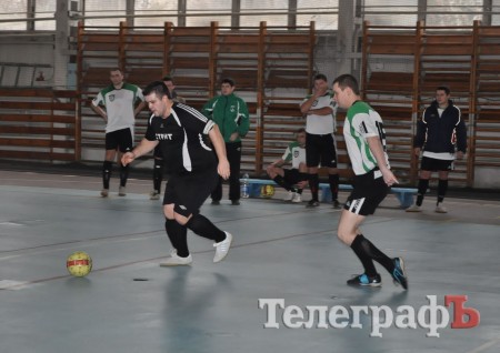 Футзал. Чемпионат Кременчуга. КНУ притормозил ОЛСУ.