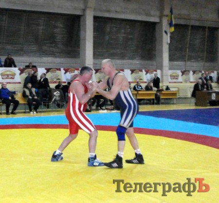 БОРЬБА. Кременчужане выиграли третье место на кубке Украины по греко-римской борьбе.