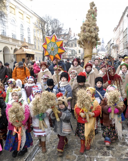 Різдво по-західноукраїнськи: медовуха, пампушки, дідухи та колядки non-stop