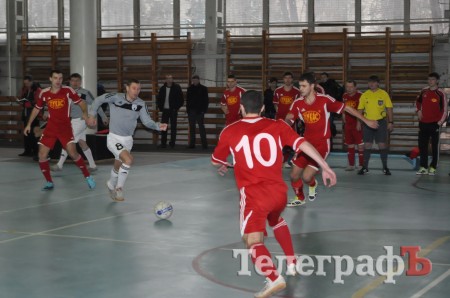 ФУТЗАЛ. Чемпионат Кременчуга. Первая победа «Нефтяника» и крах «Лукаса».