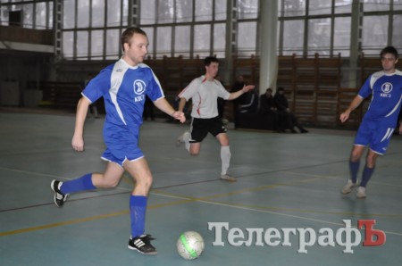 ФУТЗАЛ. Чемпионат Кременчуга. Первая победа «Нефтяника» и крах «Лукаса».