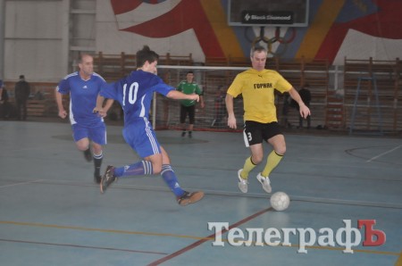ФУТЗАЛ. Чемпионат Кременчуга. Первая победа «Нефтяника» и крах «Лукаса».