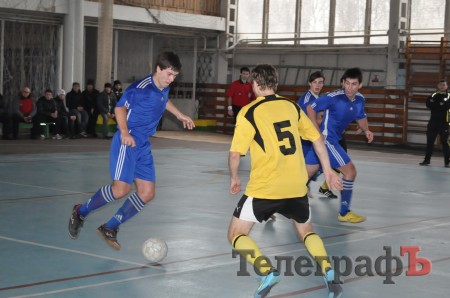 ФУТЗАЛ. Чемпионат Кременчуга. Первая победа «Нефтяника» и крах «Лукаса».