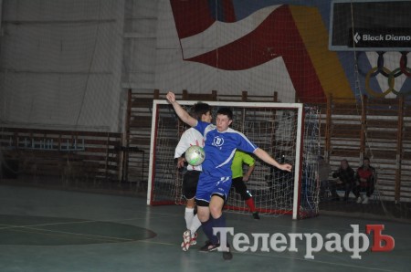 ФУТЗАЛ. Чемпионат Кременчуга. Первая победа «Нефтяника» и крах «Лукаса».