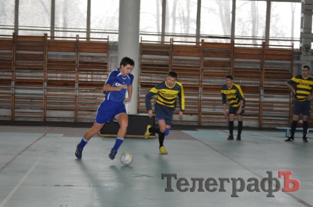 ФУТЗАЛ. Чемпионат Кременчуга. Первая победа «Нефтяника» и крах «Лукаса».