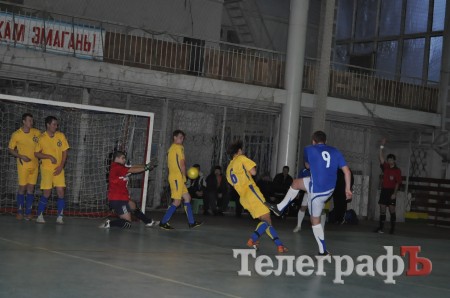 ФУТЗАЛ. Чемпионат Кременчуга. Первая победа «Нефтяника» и крах «Лукаса».