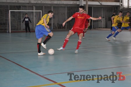 ФУТЗАЛ. Чемпионат Кременчуга. Первая победа «Нефтяника» и крах «Лукаса».