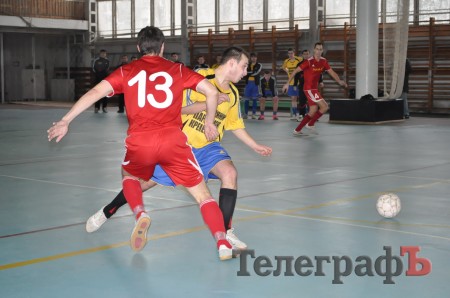 ФУТЗАЛ. Чемпионат Кременчуга. Первая победа «Нефтяника» и крах «Лукаса».