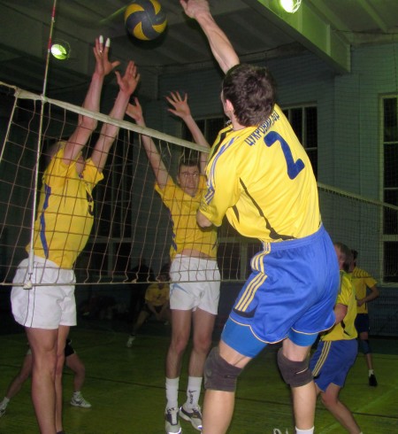 ВОЛЕЙБОЛ. Чемпионат Кременчуга. ГСЗ обыграл «Радаловку», но не гарантировал себе игры за первое место.