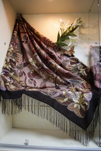 Платки всемирно известной Павлопосадской платочной мануфактуры