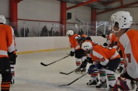 ХОККЕЙ. Кременчугские команды уверенно стартовали в чемпионате области.