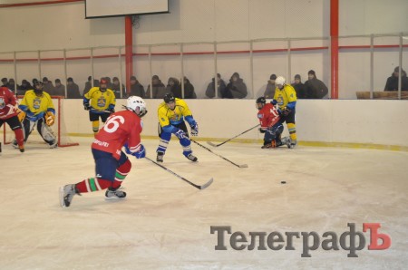 ХОККЕЙ. «Кременчуг» разгромил «Кремень» в местном дерби.
