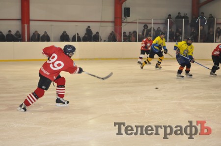 ХОККЕЙ. «Кременчуг» разгромил «Кремень» в местном дерби.