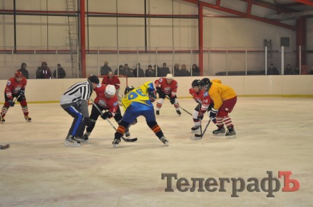 ХОККЕЙ. «Кременчуг» разгромил «Кремень» в местном дерби.