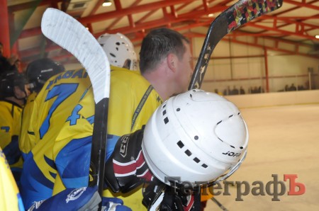 ХОККЕЙ. «Кременчуг» разгромил «Кремень» в местном дерби.