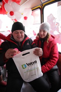 "Маршрутка любви" возила кременчужан за поцелуй (ФОТО, ВИДЕО)